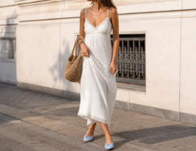 Elsa Hosk nosi sleep dress na Instagramie. Czy ten trend da się ograć na co dzień? - grafika 1