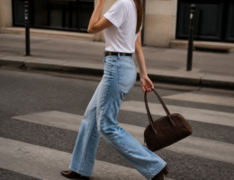 Bowling bag to nowa ulubiona torebka gwiazd. Jak nosić ją taniej w street style’u? - grafika 1